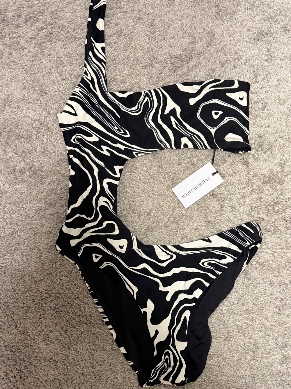 WeWoreWhat Black and White Logo Tag